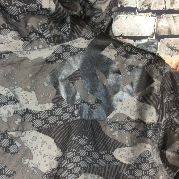 DC Women's Snowboard Jacket - Picture 4 of 8